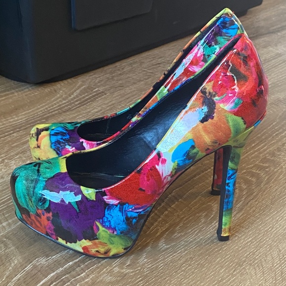 Steve Madden Nala multicolored floral hidden platform pumps. Size 7.5 - Picture 3 of 13
